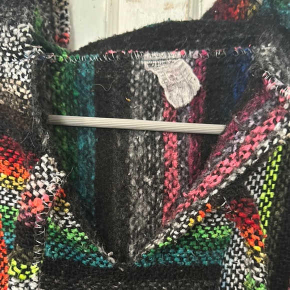 Poncho - Picture 2 of 15